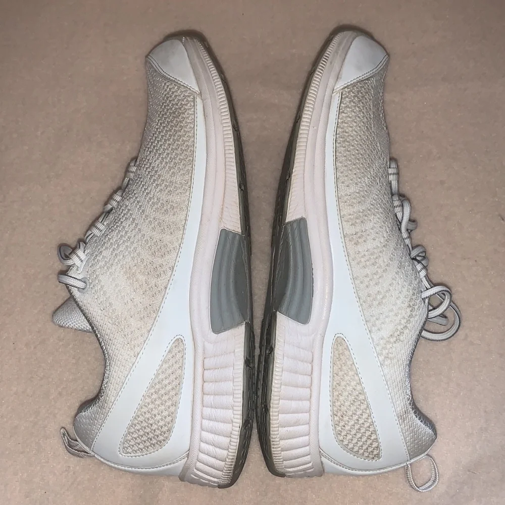 OrthoFeet Women’s Sneakers Wide White Cream Size 11.5